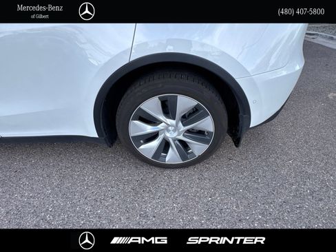 Used 2022 Tesla Model Y Long Range AWD/4WD image 6