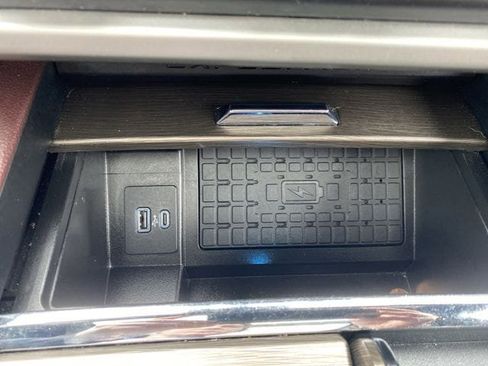 Used 2024 Ford Expedition Limited image 36