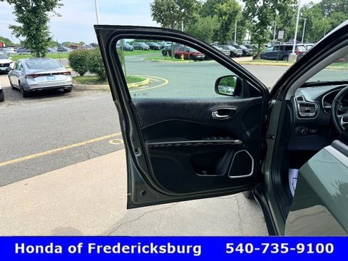 Used 2018 Jeep Compass Limited w/ Navigation Group AWD/4WD image 7