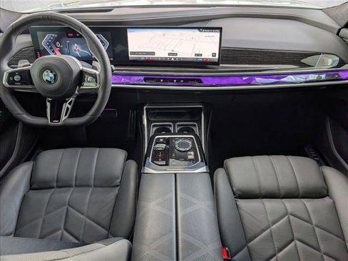 Used 2025 BMW 760i xDrive w/ Executive Package AWD/4WD image 19