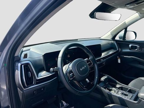 Used 2025 Kia Sorento S w/ Panoramic Sunroof Package FWD image 6