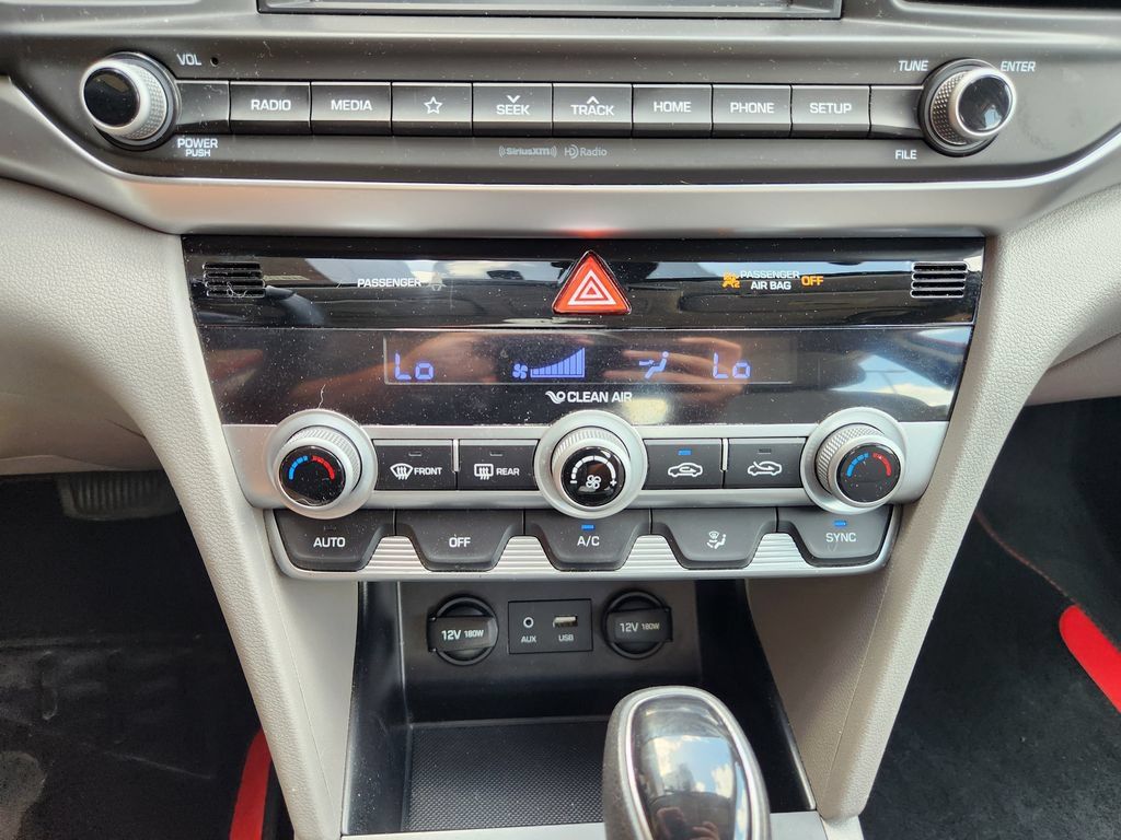 Used 2020 Hyundai Elantra SEL FWD image 21
