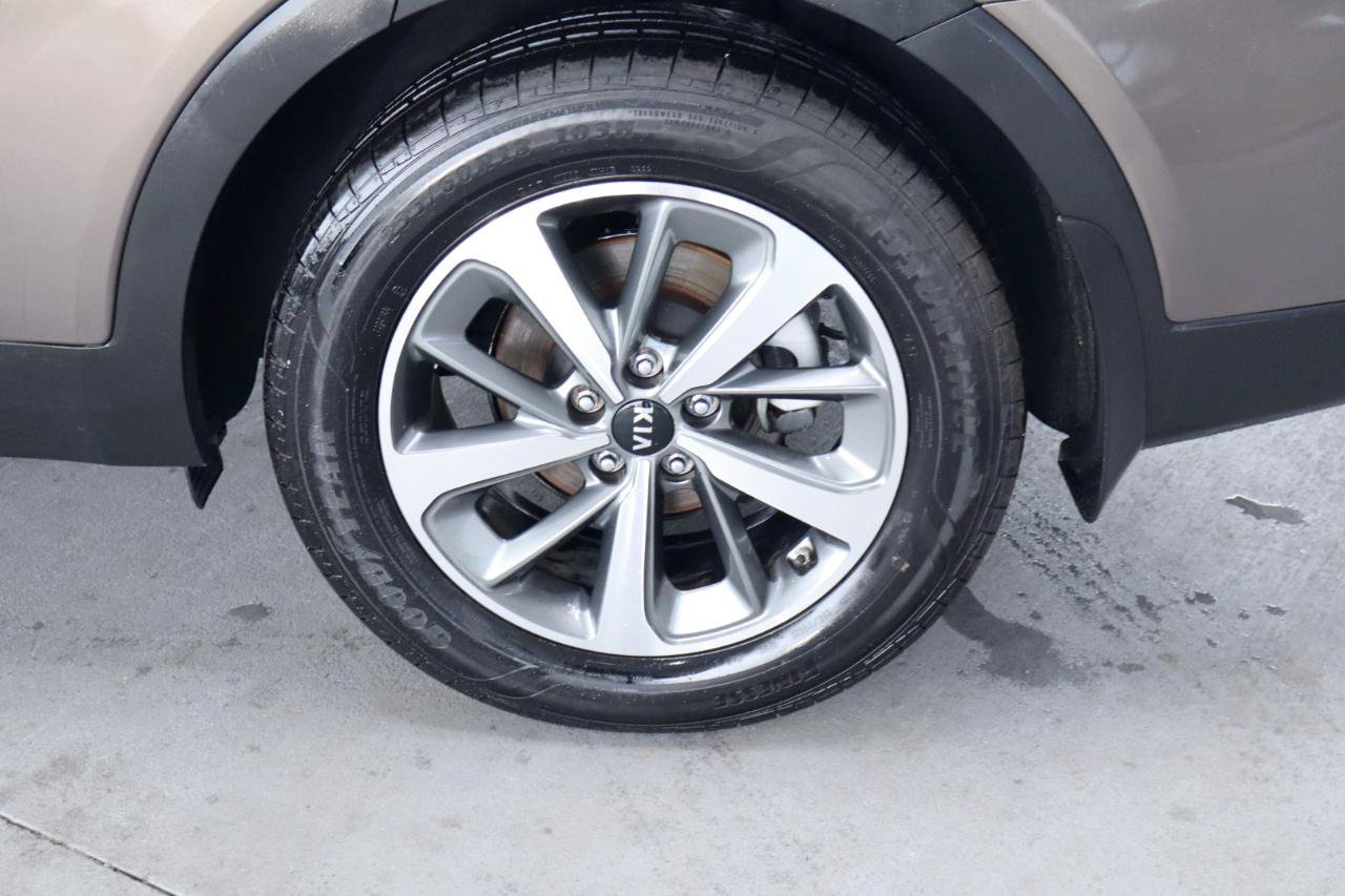 Used 2019 Kia Sorento EX w/ EX Touring Package FWD image 11