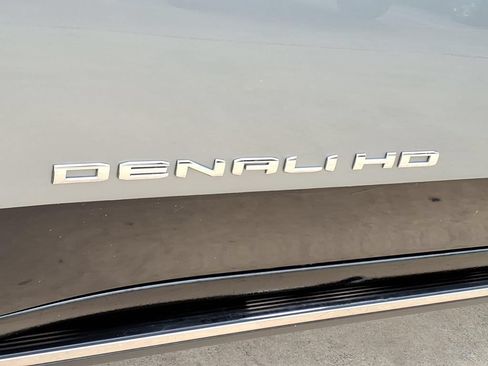 Used 2024 GMC Sierra 2500 Denali Ultimate AWD/4WD image 13