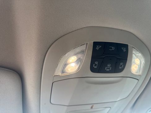 Used 2023 Chrysler Pacifica Touring-L FWD image 24