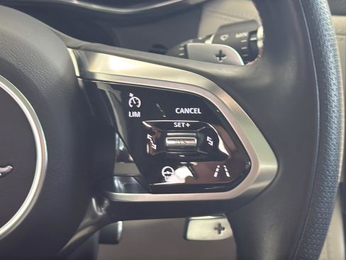 Used 2022 Jaguar F-PACE SVR AWD/4WD image 37
