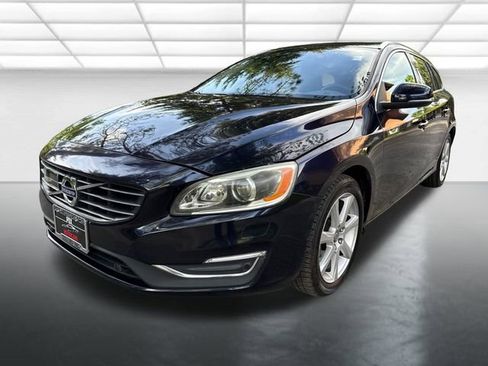 Used 2016 Volvo V60 T5 Platinum FWD image 1