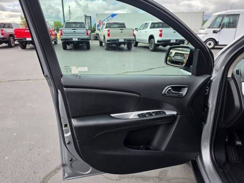 Used 2020 Dodge Journey SE w/ SE Popular Equipment Group FWD image 10