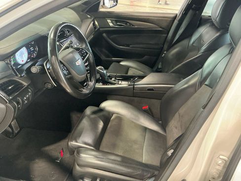 Used 2018 Cadillac CTS V w/ Luxury Package RWD image 3