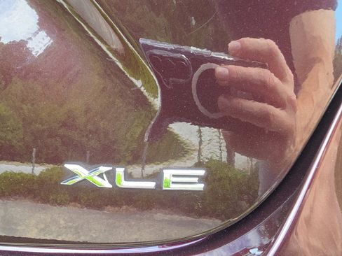 Used 2014 Toyota Avalon XLE Touring FWD image 12