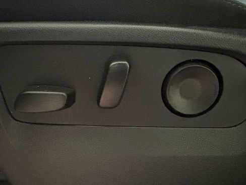 Used 2024 Chevrolet Silverado 1500 LT AWD/4WD image 6