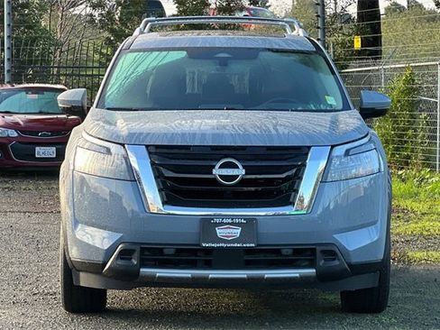 Used 2025 Nissan Pathfinder Platinum w/ Cargo Package image 12