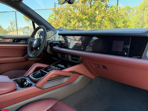 New 2026 Porsche Cayenne GTS AWD/4WD image 25