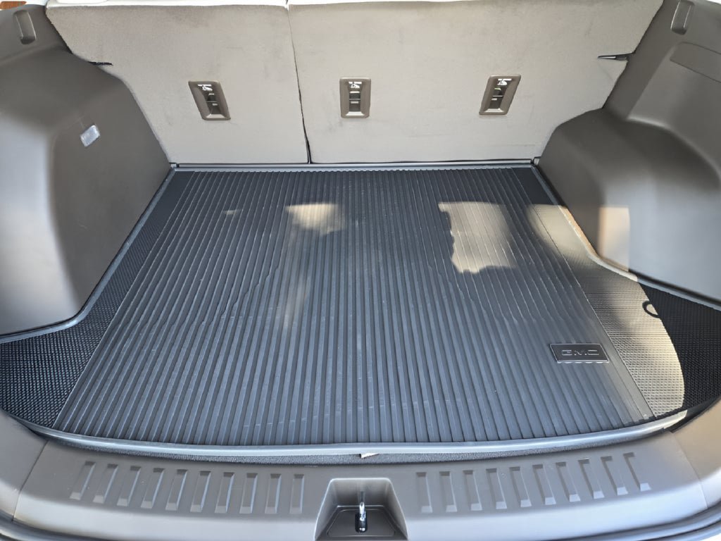 New 2027 GMC Terrain Denali w/ LPO, Floor Liner Package AWD/4WD image 23