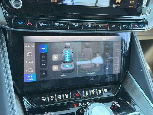 Used 2023 Jeep Grand Wagoneer Series II w/ Flexible Seating Group AWD/4WD image 32