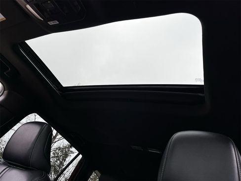 Used 2022 Toyota Highlander XSE image 22