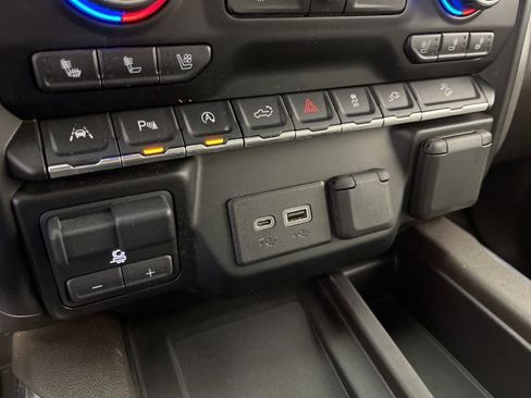 Used 2019 Chevrolet Silverado 1500 LTZ w/ LTZ Premium Package image 33