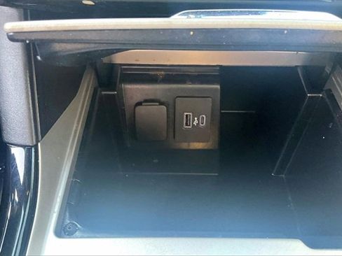 Certified 2022 Ford Explorer ST-Line w/ Class IV Trailer Tow Package image 33