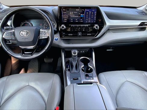 Used 2020 Toyota Highlander Platinum AWD/4WD image 40