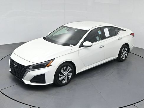 Used 2023 Nissan Altima 2.5 S FWD image 39