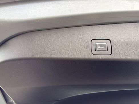 Used 2023 Buick Encore GX Essence w/ Experience Buick Package AWD/4WD image 19
