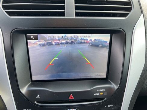 Used 2013 Ford Explorer XLT image 19