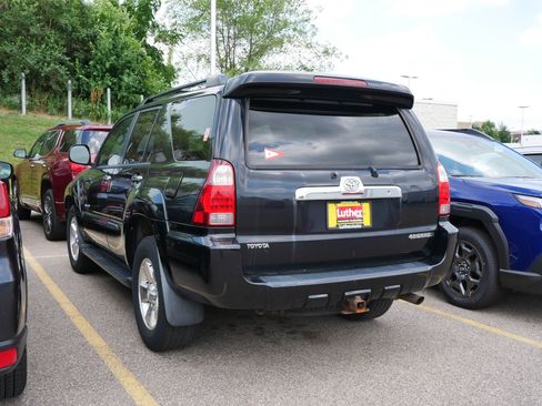 Used 2007 Toyota 4Runner SR5 AWD/4WD image 3