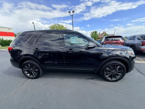 Used 2018 Ford Explorer XLT w/ Equipment Group 202A AWD/4WD image 3