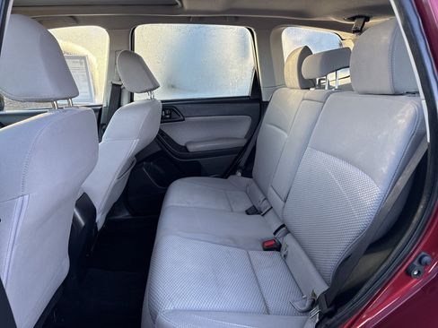 Used 2017 Subaru Forester 2.5i Premium w/ All-Weather Package image 14