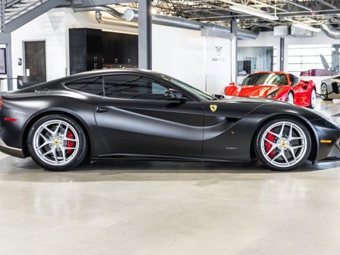Used 2014 Ferrari F12 Berlinetta RWD image 7