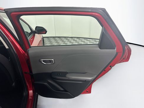 Used 2025 Kia K4 LXS image 28