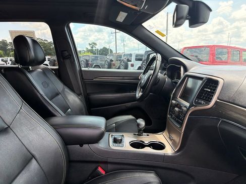 Used 2014 Jeep Grand Cherokee Overland AWD/4WD image 23