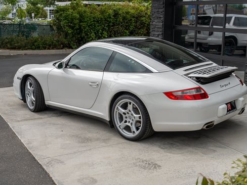 Used 2008 Porsche 911 Targa 4 AWD/4WD image 8