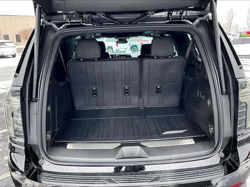 New 2026 Chevrolet Suburban Z71 w/ Comfort Package image 16