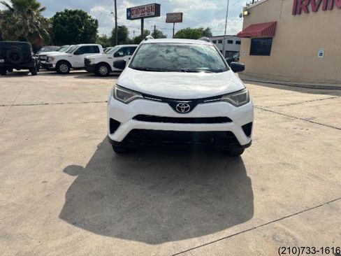 Used 2016 Toyota RAV4 LE FWD image 2