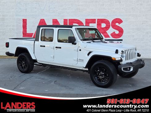 Used 2023 Jeep Gladiator Overland image 1