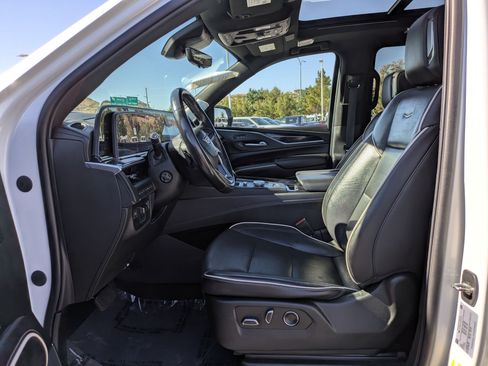 Used 2022 Cadillac Escalade ESV Sport w/ Touring Package AWD/4WD image 15