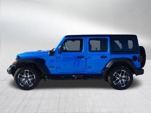 Used 2025 Jeep Wrangler Sport S w/ Convenience Group image 4