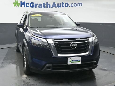 Used 2024 Nissan Pathfinder SV w/ SV Premium Package image 4