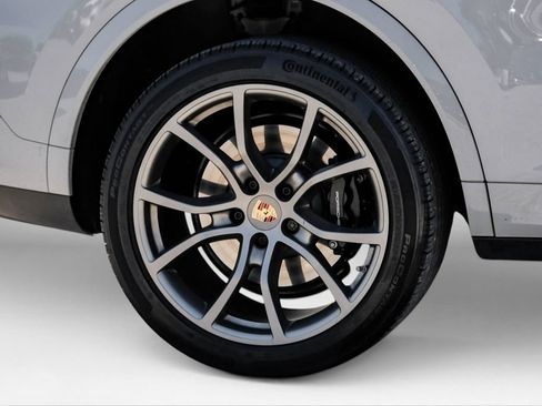 Used 2023 Porsche Cayenne Turbo AWD/4WD image 56