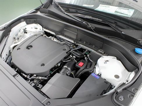 New 2026 Volvo XC60 T8 Ultra image 28