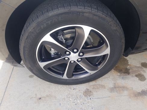 Used 2021 Buick Enclave Essence w/ Sport Touring Edition image 21