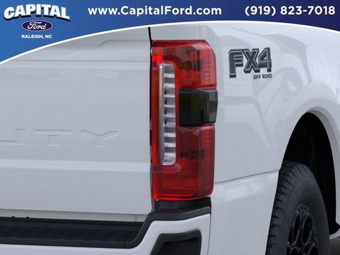 New 2026 Ford F250 Lariat w/ Black Appearance Package AWD/4WD image 21