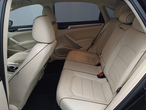 Used 2018 Volkswagen Passat 2.0T SE image 18