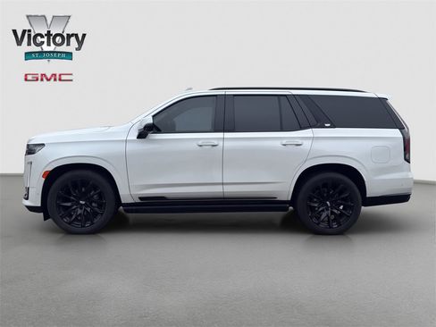 Used 2022 Cadillac Escalade Sport w/ Touring Package image 6