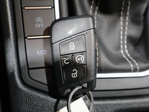 Used 2025 Volkswagen Jetta SE FWD image 27