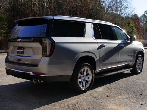 Used 2025 Chevrolet Suburban Premier image 28