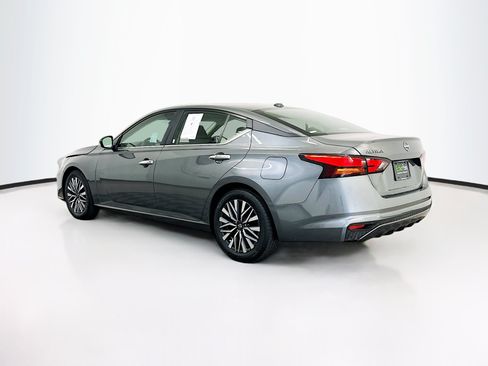 Used 2025 Nissan Altima 2.5 SV FWD image 5