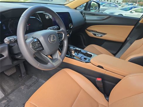 Used 2023 Lexus NX 250 FWD w/ Towing Package (2000 Lbs) image 16
