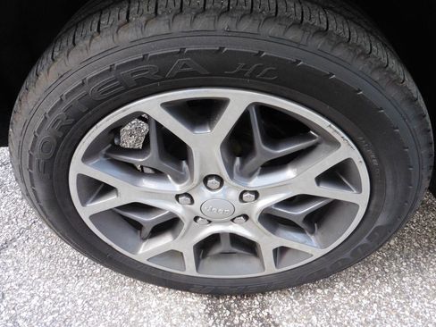 Used 2020 Jeep Grand Cherokee Overland image 18